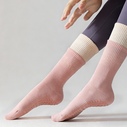 Cloud-Soft Pilates Crew Grip Socks